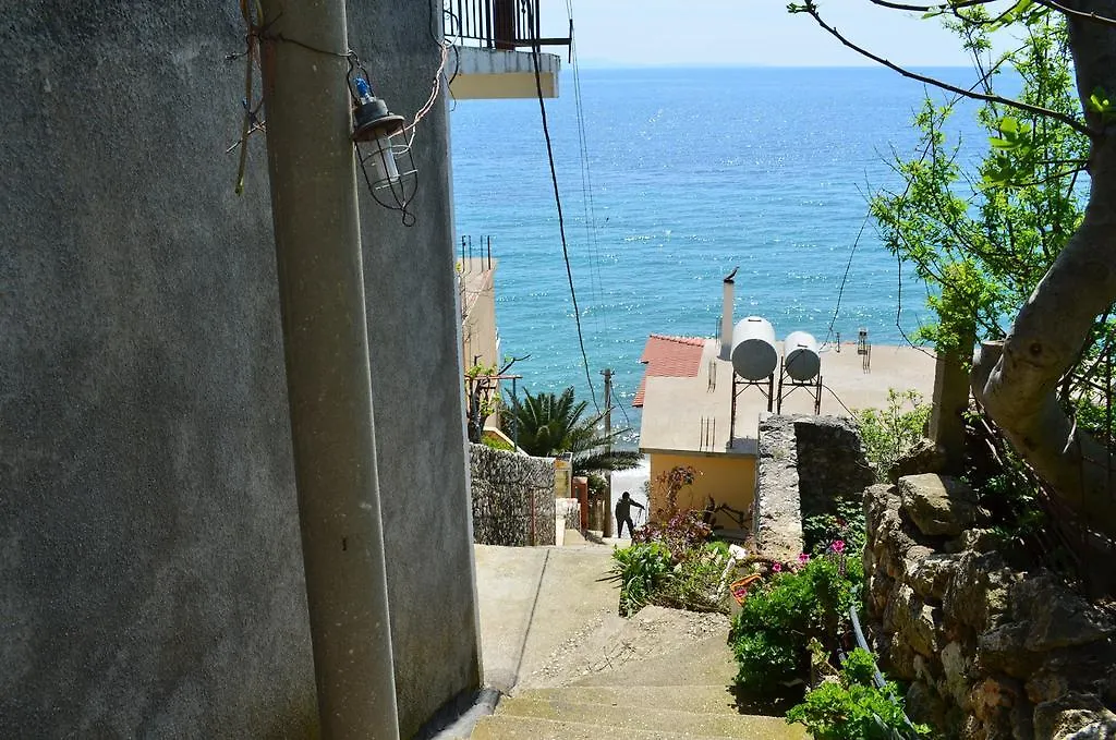 Bujar Apartments Qeparo