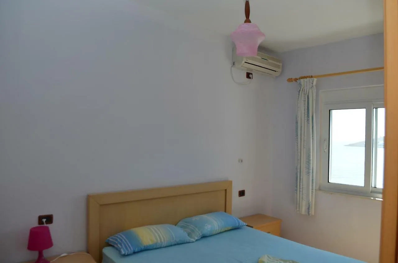 Bujar Apartments Qeparo