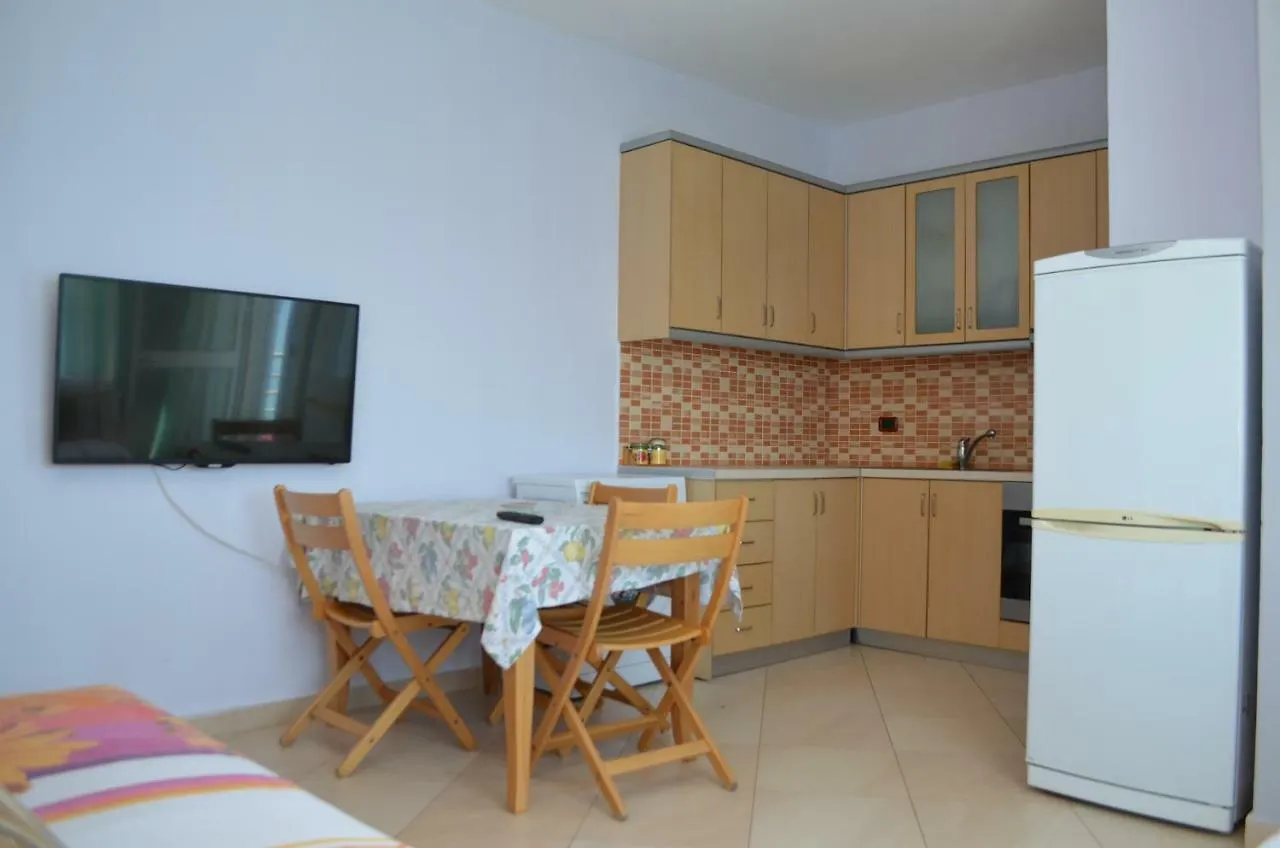 Bujar Apartments Qëparo