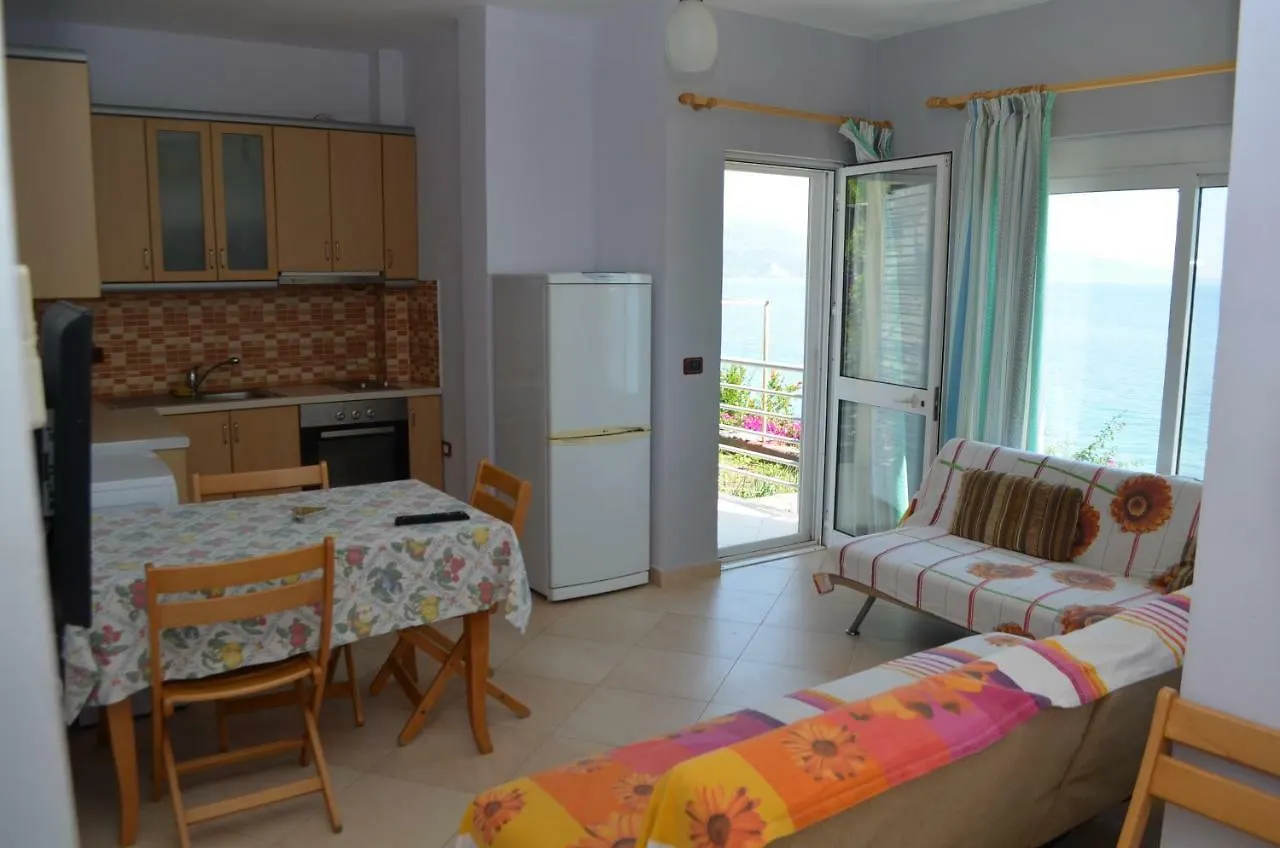 Bujar Apartments Qëparo