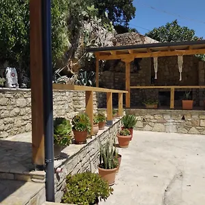 Affittacamere Vogklis House, Qeparo